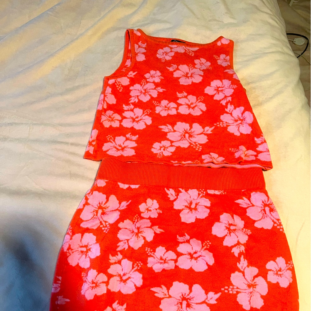 Target art class size large Hawaiian set